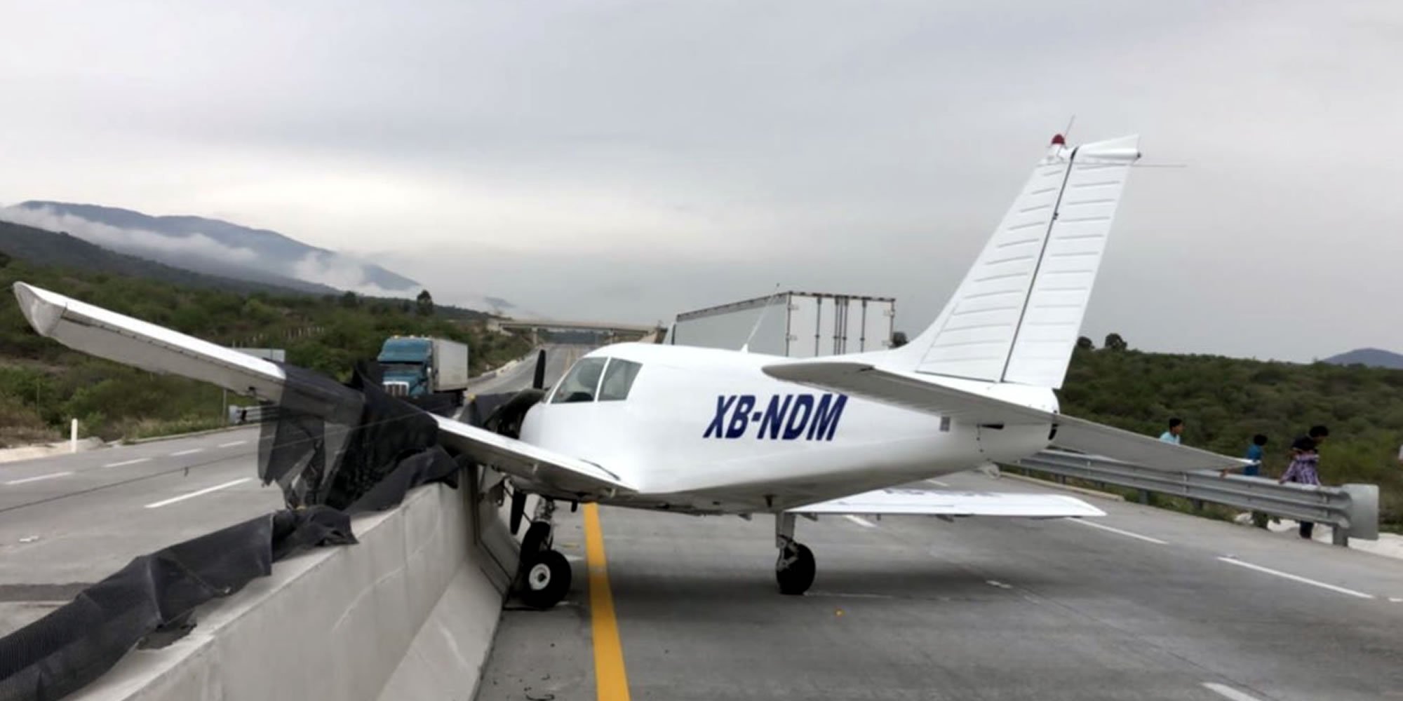 Avioneta Aterriza De Emergencia En Autopista De Guadalajara Quinto Poder