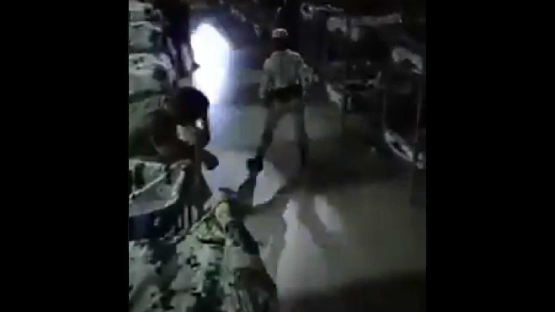 Exhiben A Elemento De La Guardia Nacional Bailando En Una Pasarela Al