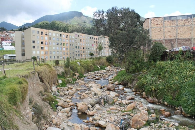 El río Fucha lleva aguas residuales El río Fucha lleva aguas residuales