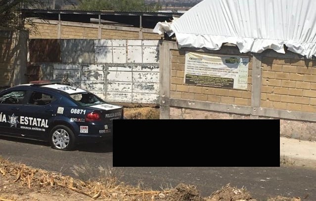 Quedaron tendidos al lado de la patrulla Quedaron tendidos al lado de la patrulla