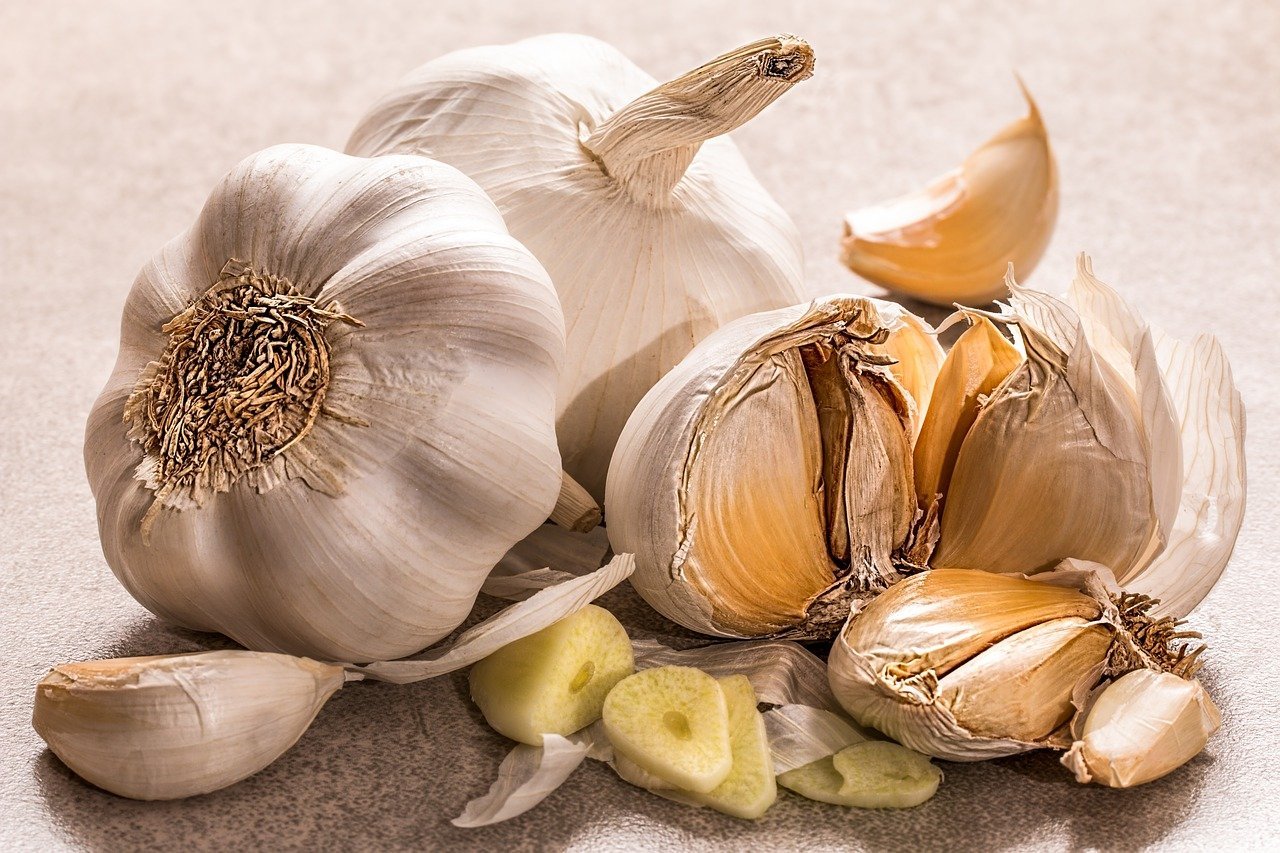 garlic-3419544_1280Imagen de Steve Buissinne en Pixabay