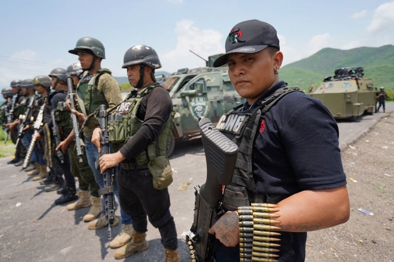 Armas De Largo Alcance Y Camionetas Blindadas: CJNG Presume Su Poderío ...