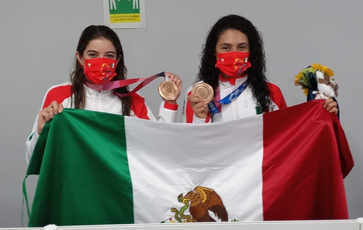 Gaby Agúndez (der.) medallista en los Juegos Olímpicos de Tokio 2020