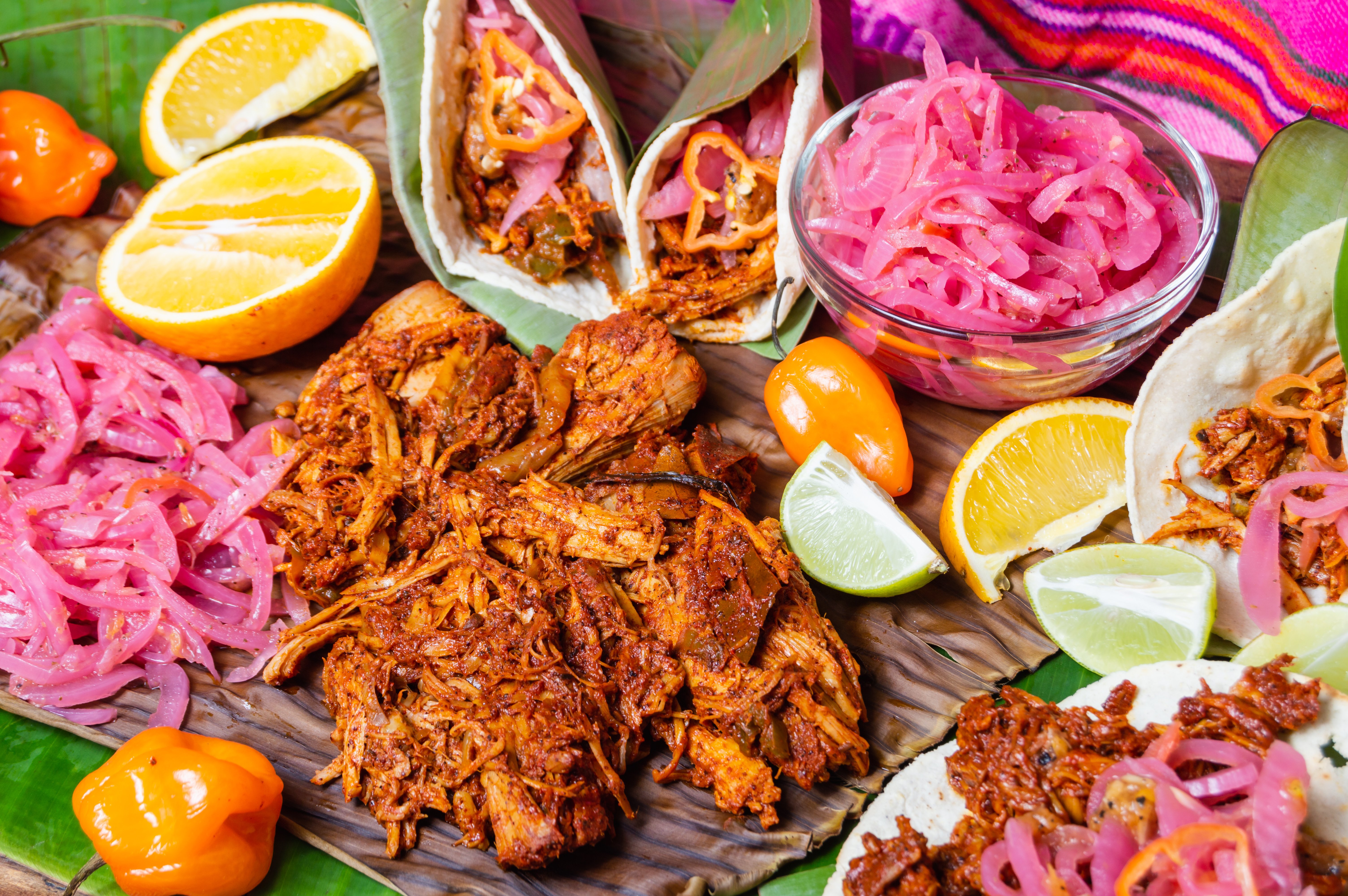 ¿Cuál es el origen de la cochinita pibil?