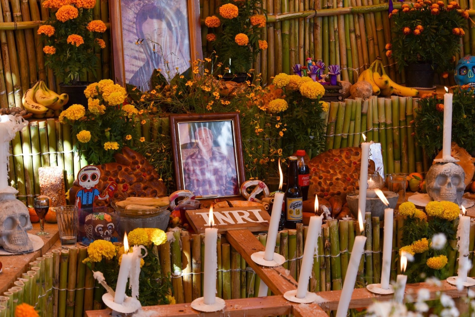 Qué elementos no pueden faltar en un altar de muertos y cuáles son sus  significados? | Quinto Poder