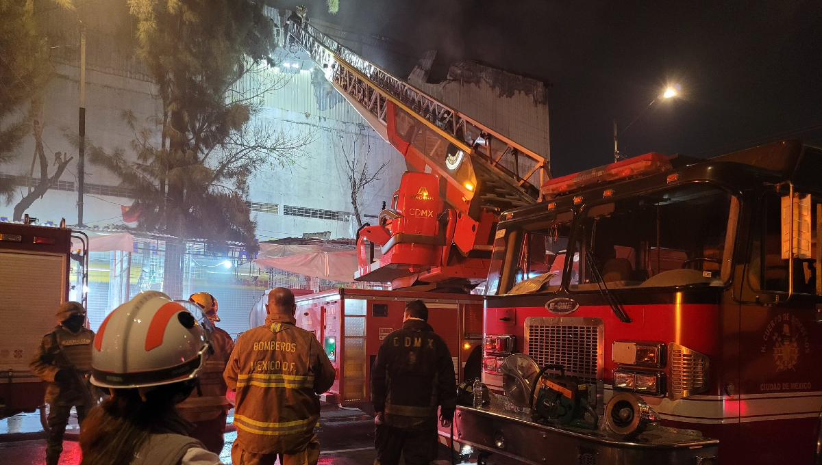 Tepito: Esto es lo que sabemos del incendio en bodega de tenis | Quinto  Poder