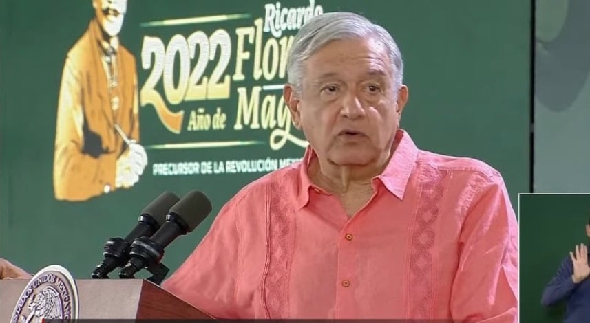 AMLO pide a dueño de Oxxo explicación por aumento de precios en productos