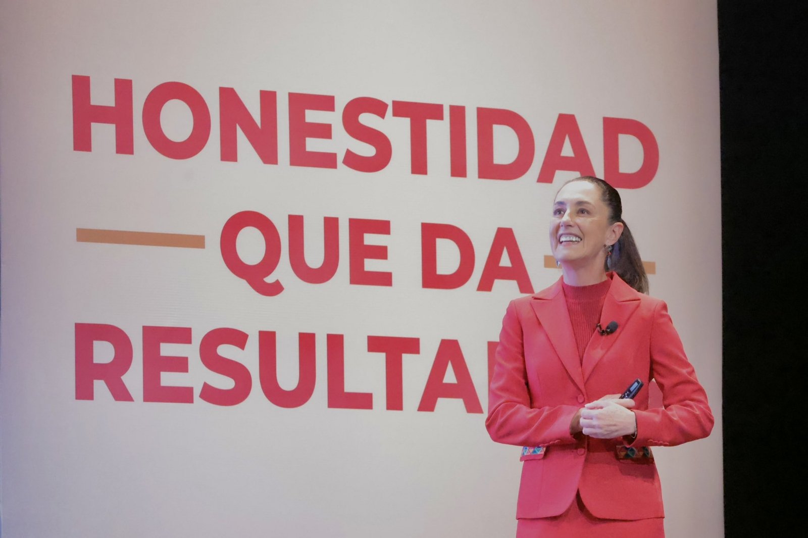 Claudia Sheinbaum dio su 4o Informe de Gobierno entre gritos de: ¡presidenta, presidenta!