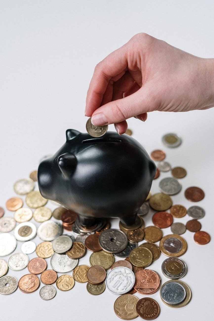 Estos son los riesgos y fraudes en las pirámides “para ahorrar” dinero