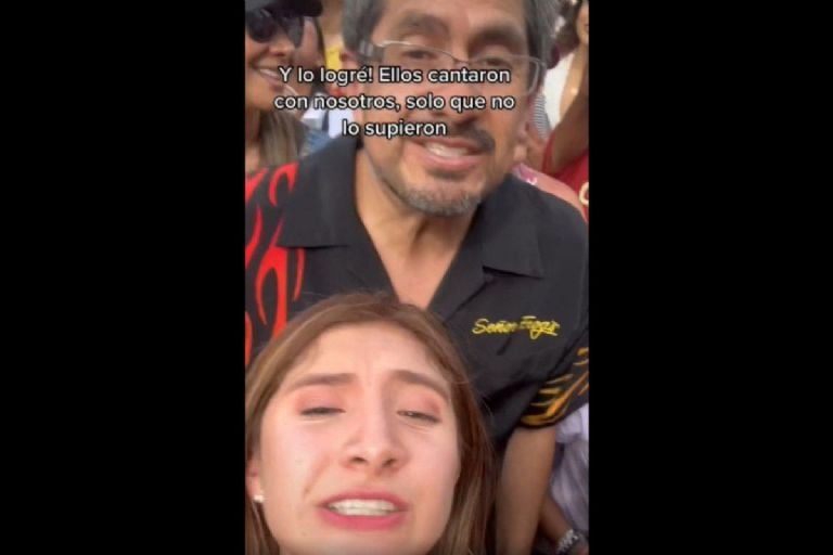 Padre se aprende canciones para acompañar a su hija a concierto: 