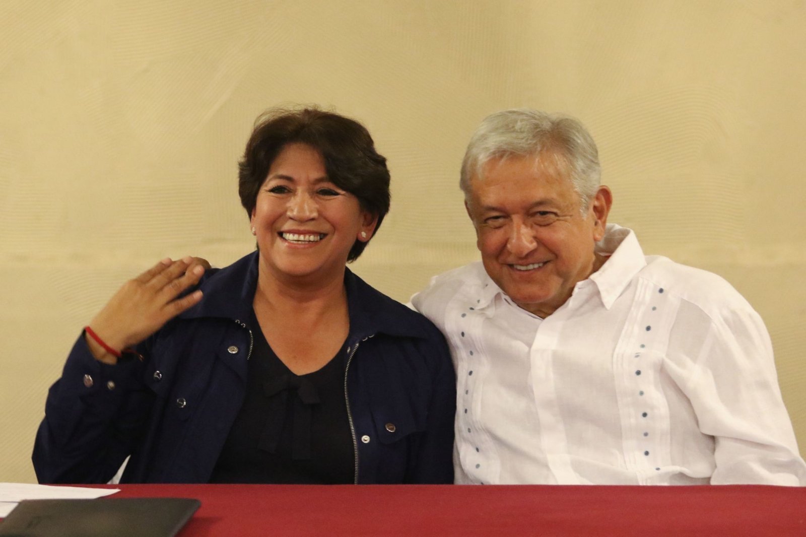 AMLO celebra triunfo de Delfina Gómez en encuesta rumbo a elección en Edomex de 2023