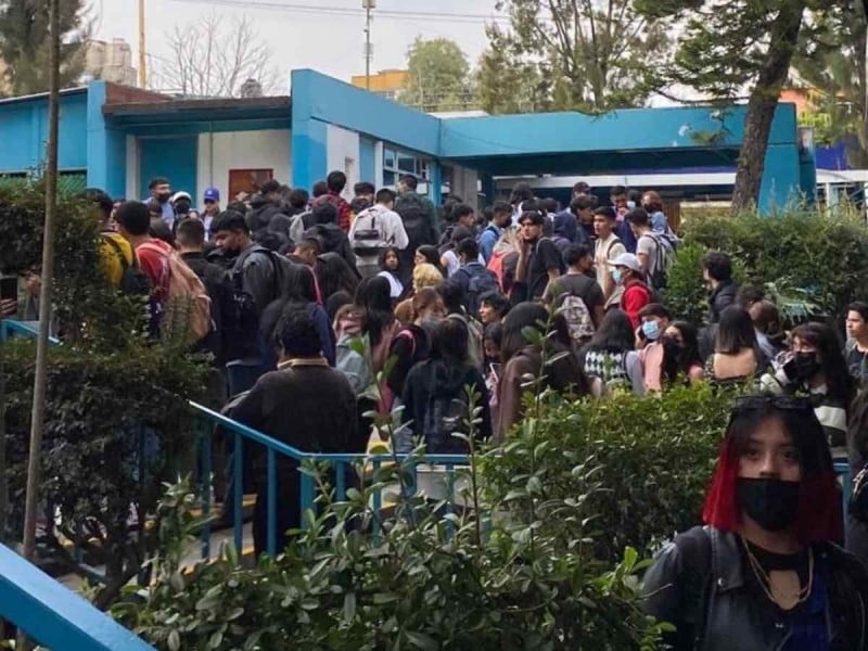 Lo que sabemos sobre el ataque de grupo porril a estudiantes del CCH Naucalpan