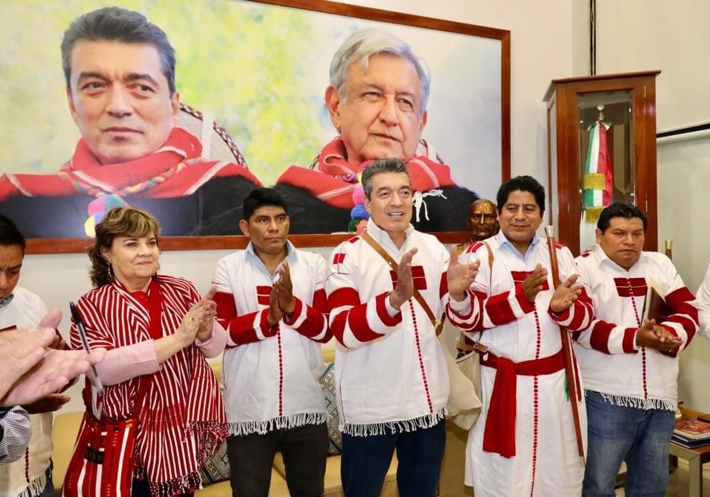 Rutilio Escandón atestigua pacto de unión para impulsar el progreso de Oxchuc
