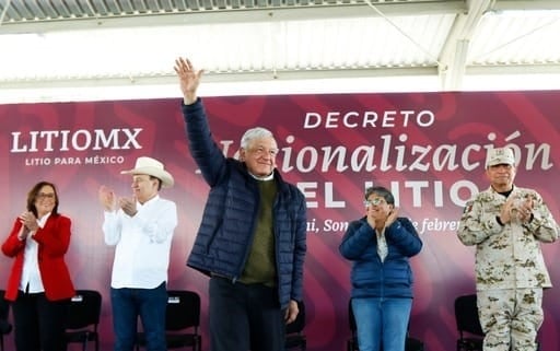 AMLO confirma charla con Elon Musk sobre instalación de Tesla en México