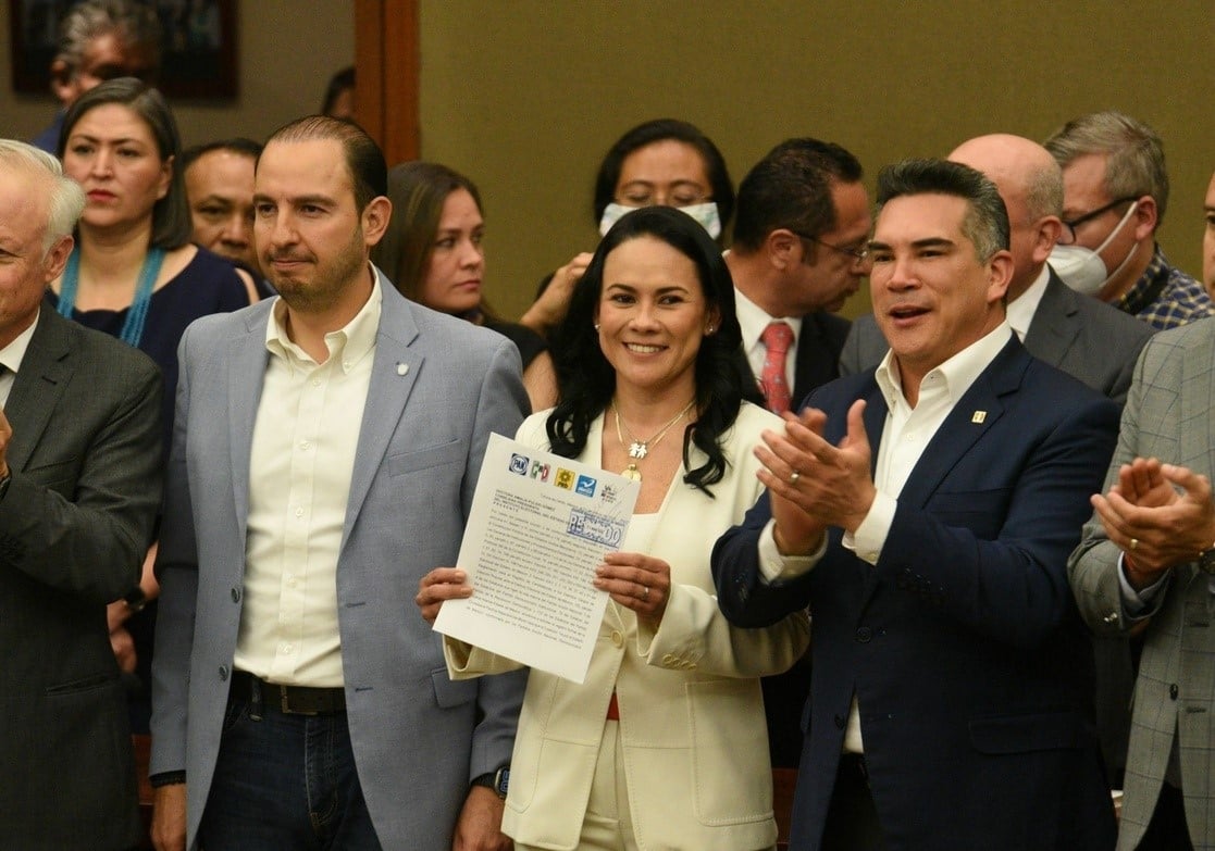 Alejandra del Moral se registra como candidata de ‘Va por México’ en Edomex
