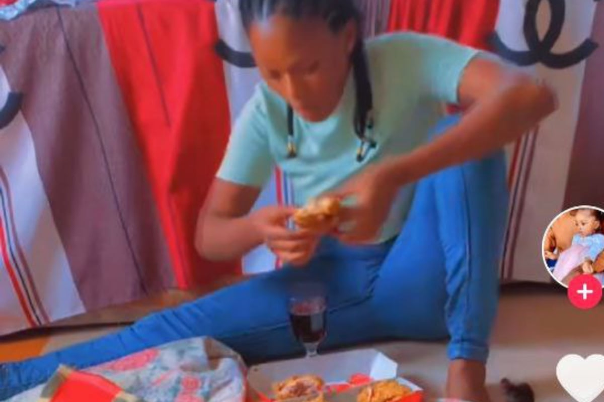 Madre espera a que sus hijos se duerman para no compartir su comida