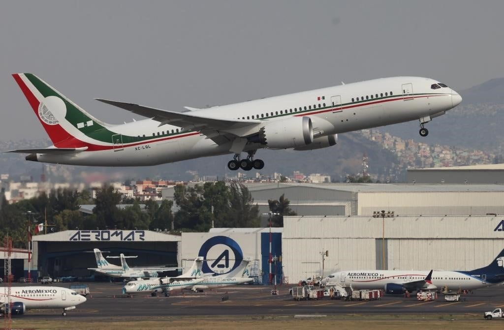 Avión presidencial se va de México y se dirige rumbo a Tayikistán