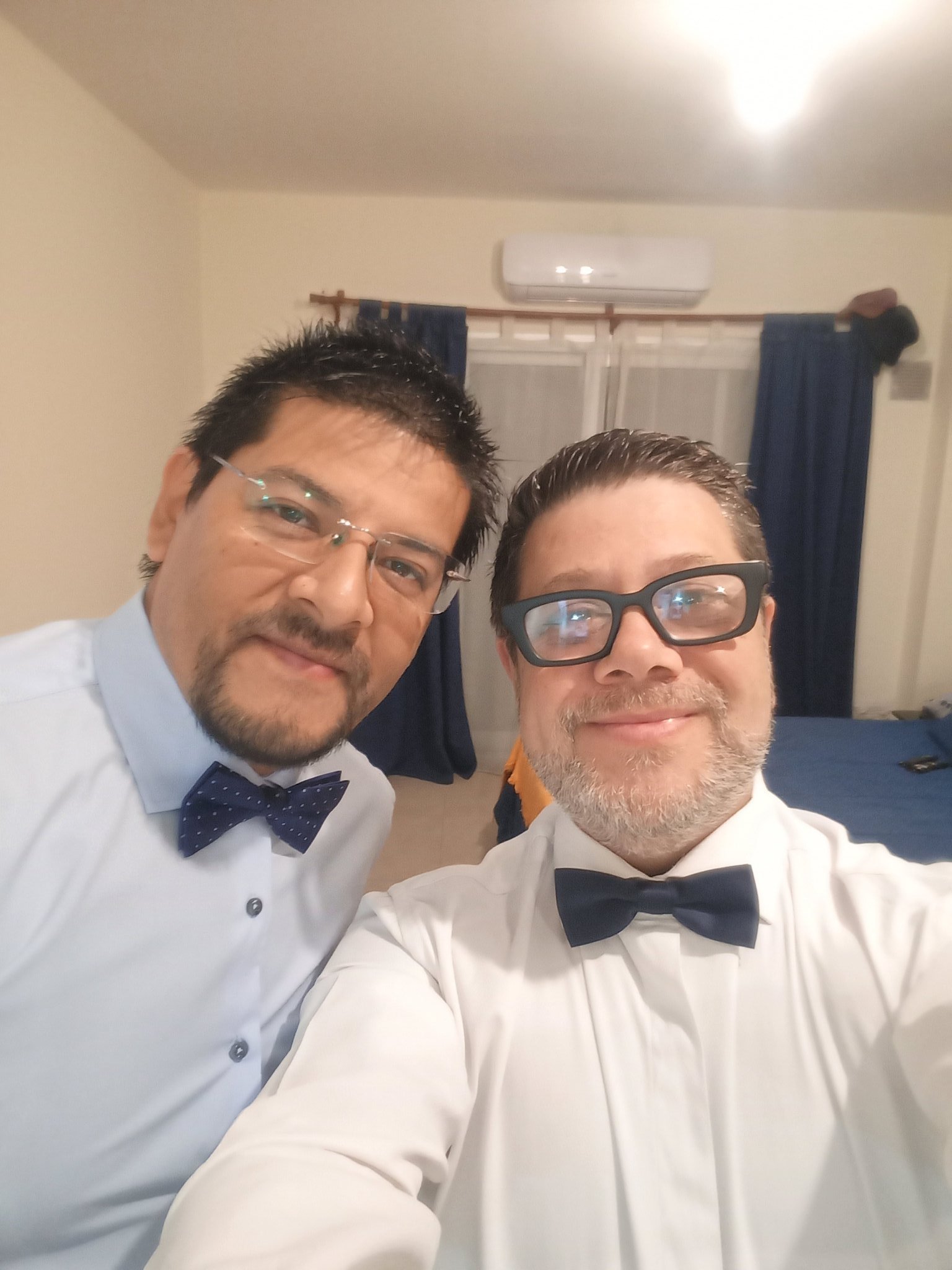 Tras divorcio de esposa, hombre se enamora de su vecino