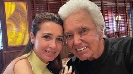 Alberto Vázquez responde a críticas por casarse con una mujer 43 años menor que él
