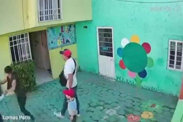 Hijo De Pareja Que Agredió A Maestra En Kinder En Cuautitlán Es Entregado A Sus Abuelos Quinto