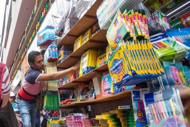 ¿Dónde se encuentra la papelería que ofrece productos desde 1 peso o menos?