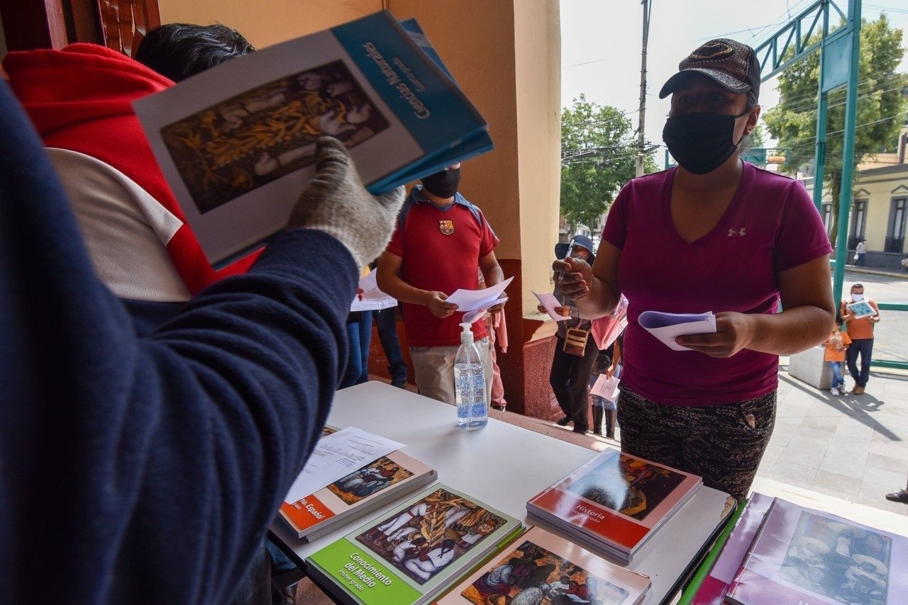 Gobernadores de Morena defienden libros de texto gratuitos; ‘tengan vergüenza’, responde el PAN