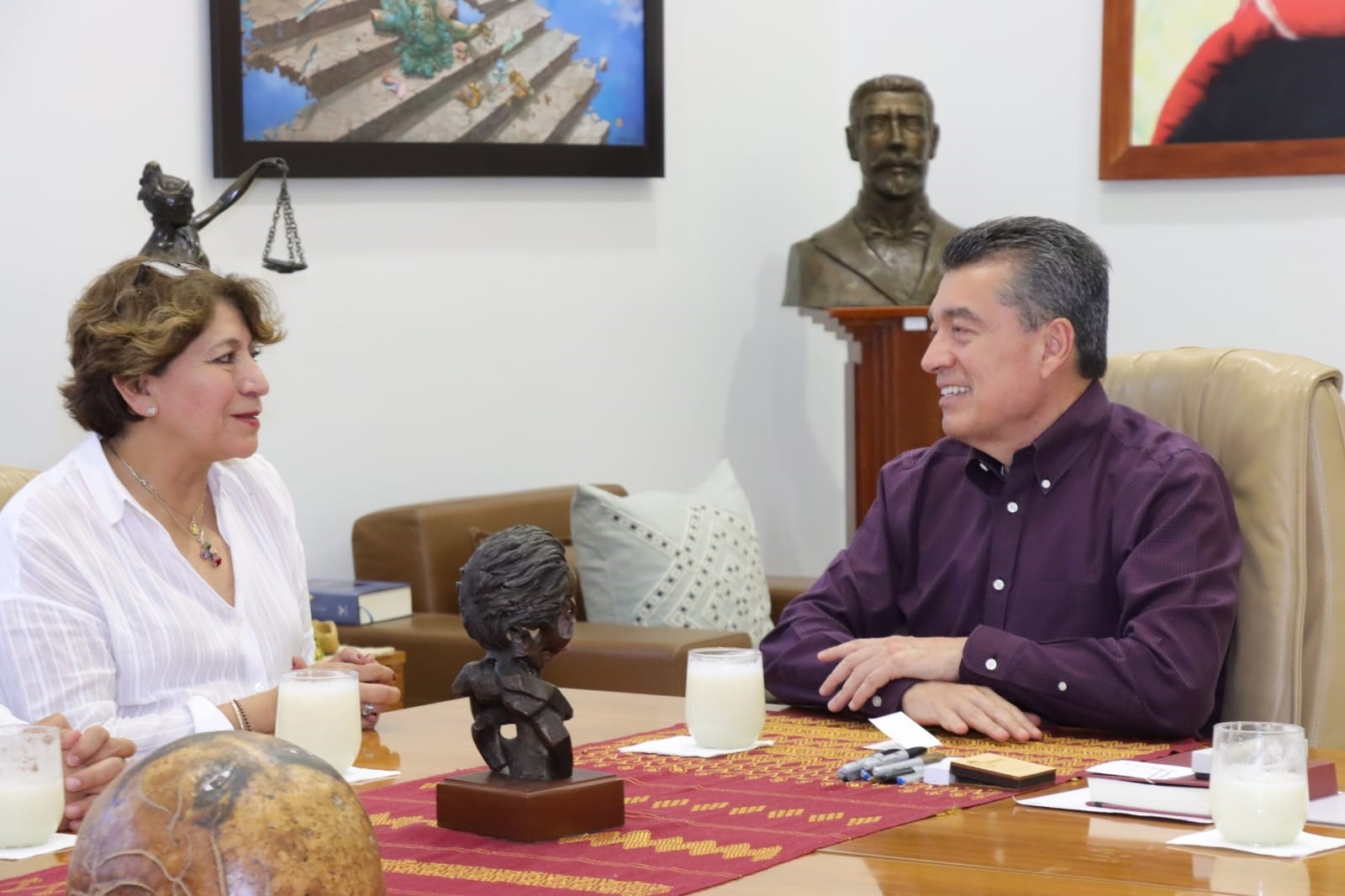 Rutilio Escandón felicita a Delfina Gómez tras convertirse en la primera gobernadora de Edomex