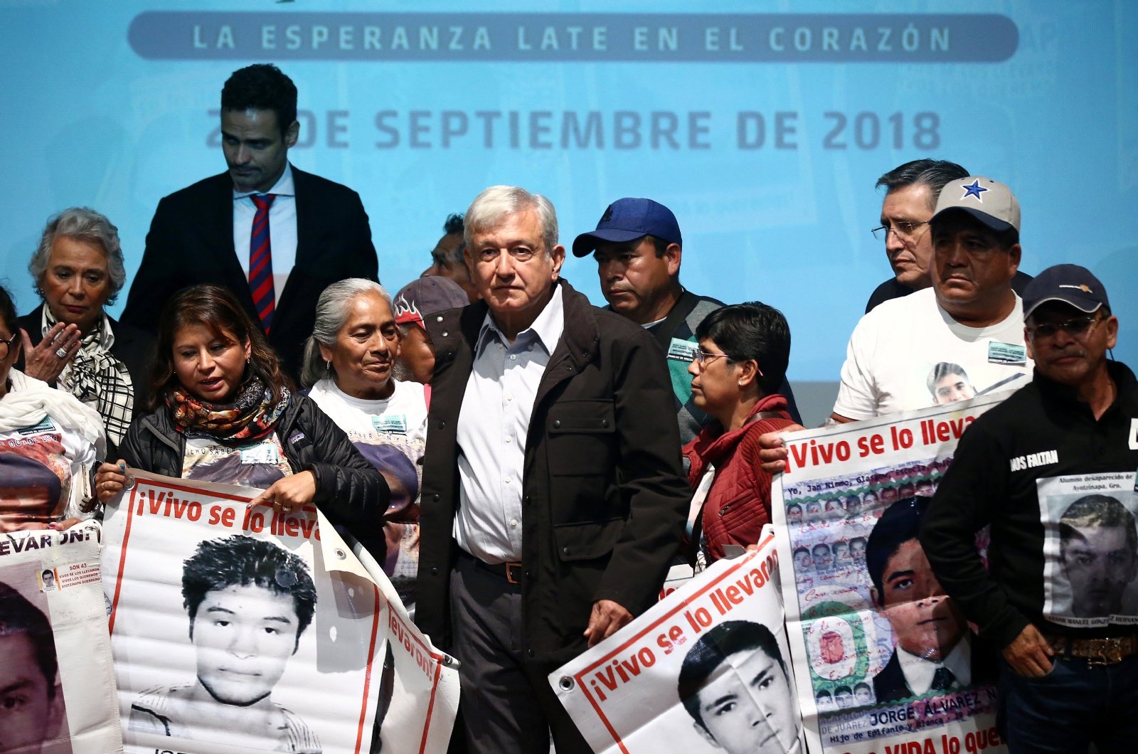 Ayotzinapa: AMLO ya tiene las grabaciones de Guerreros Unidos, anuncia reunión con padres de los 43